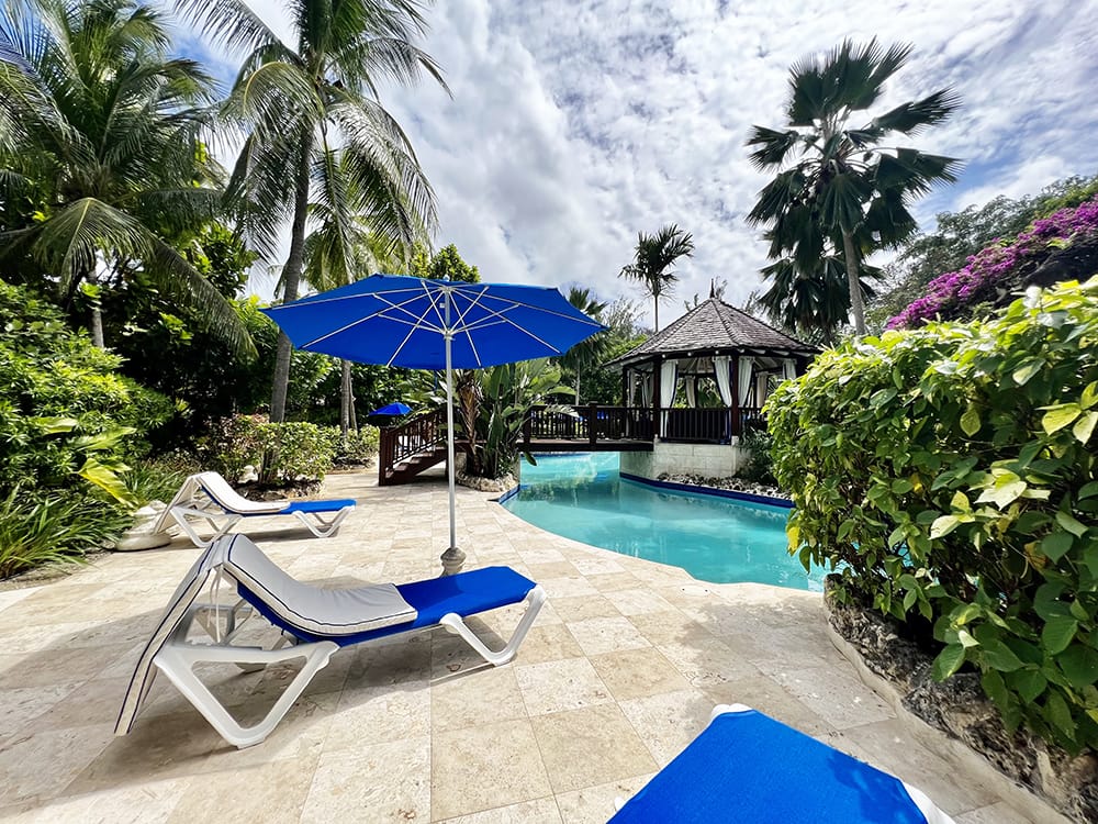 Claridges 10 communal pool