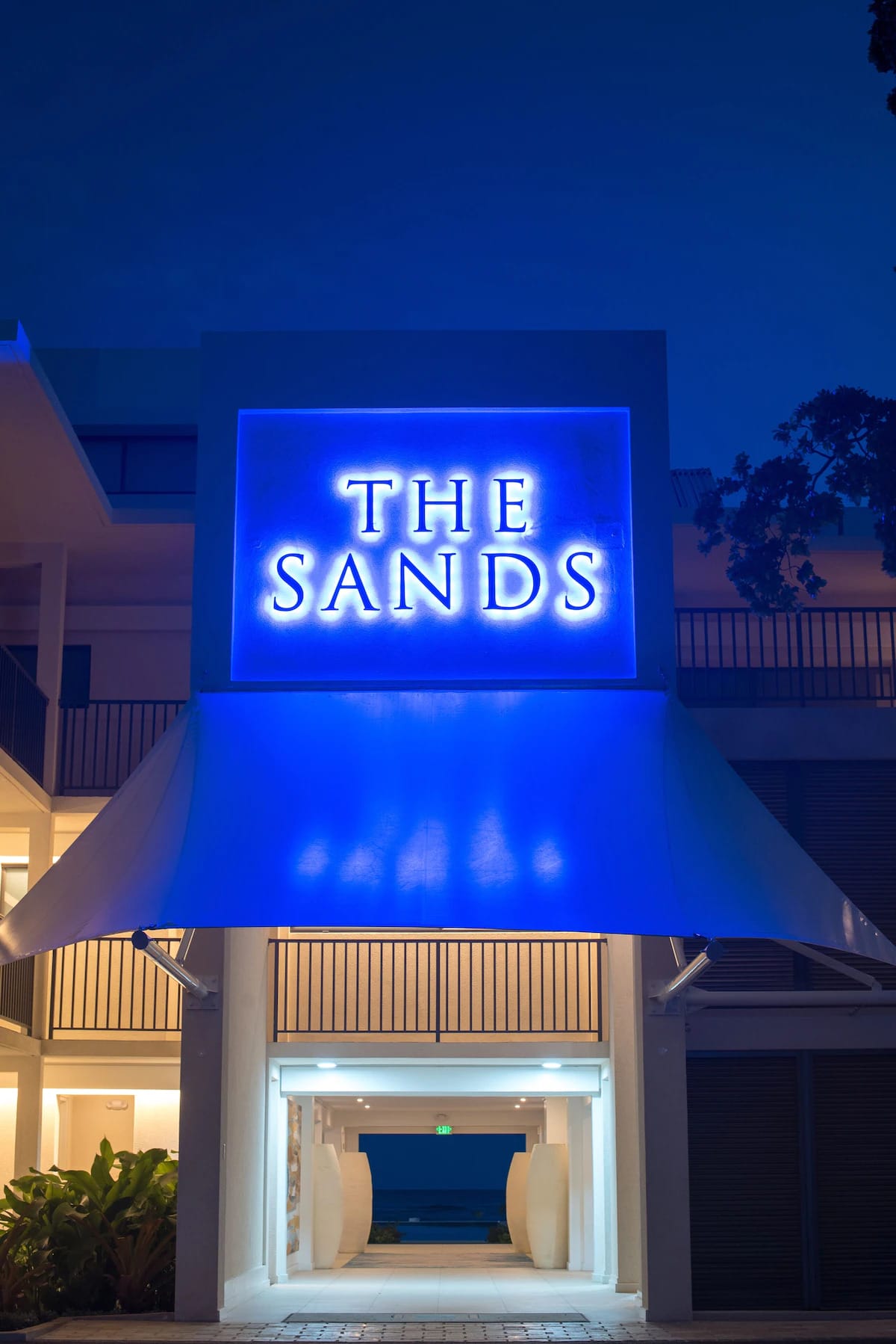 09  Night Entrance
