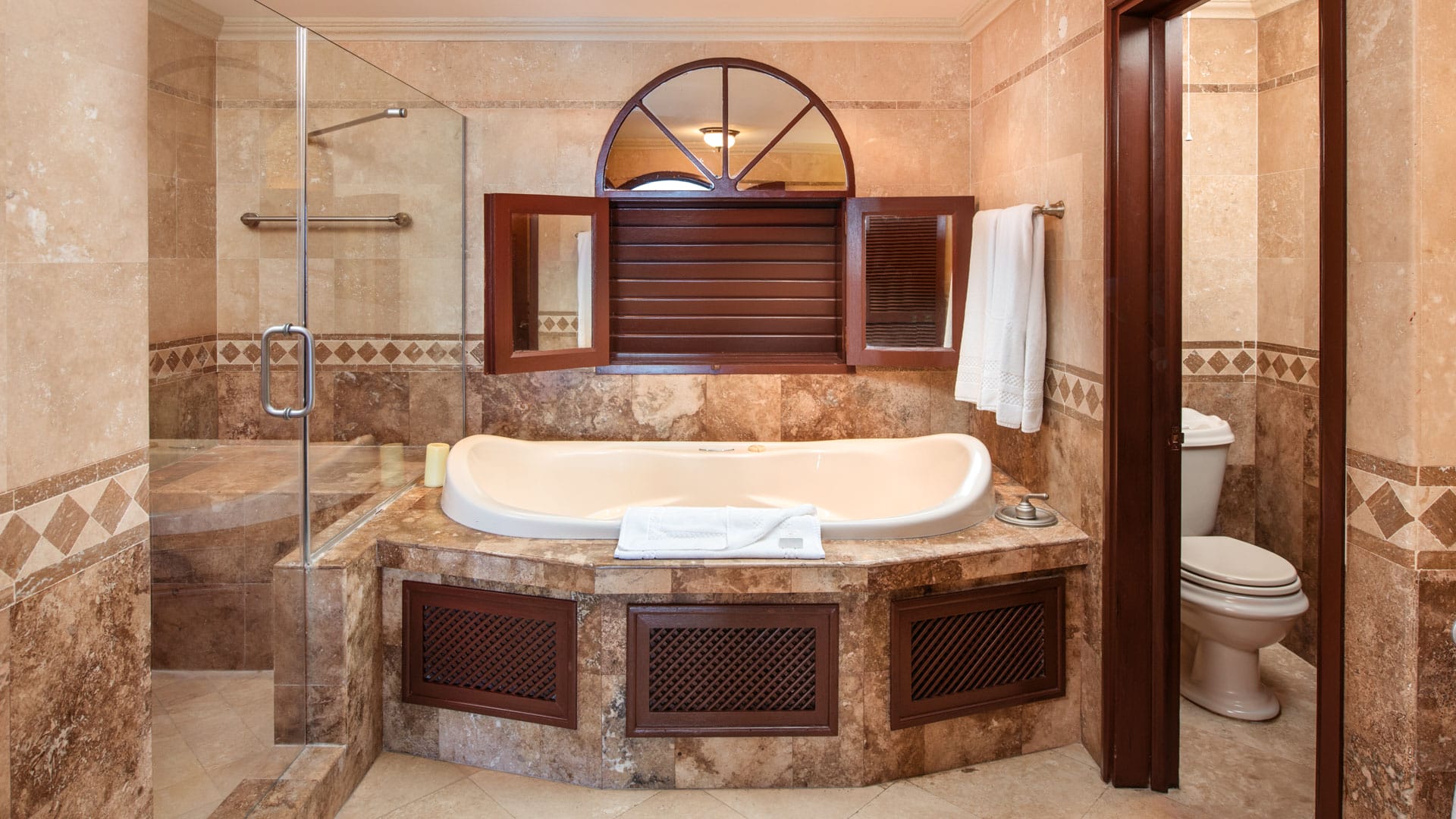 913 Master Bathroom