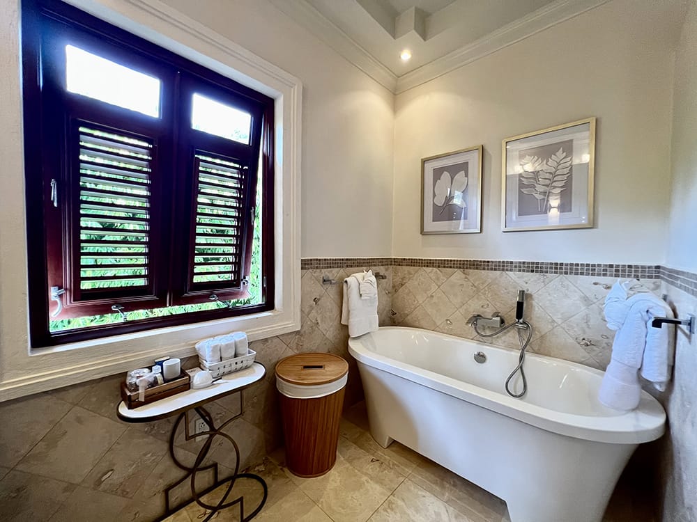 Claridges 10 master bathroom