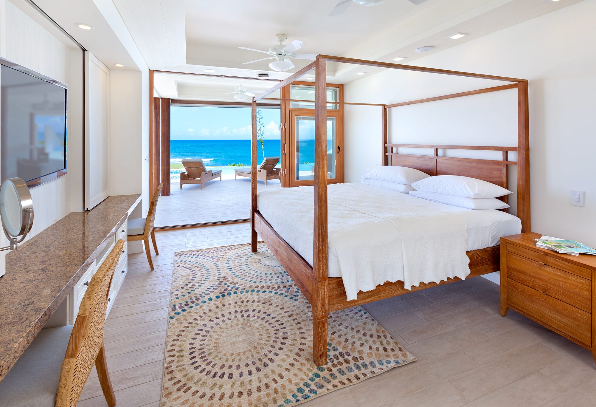 SKEETES BAY HOME CRANE HOTEL OCT 2013 BED NO ROBE 1 1