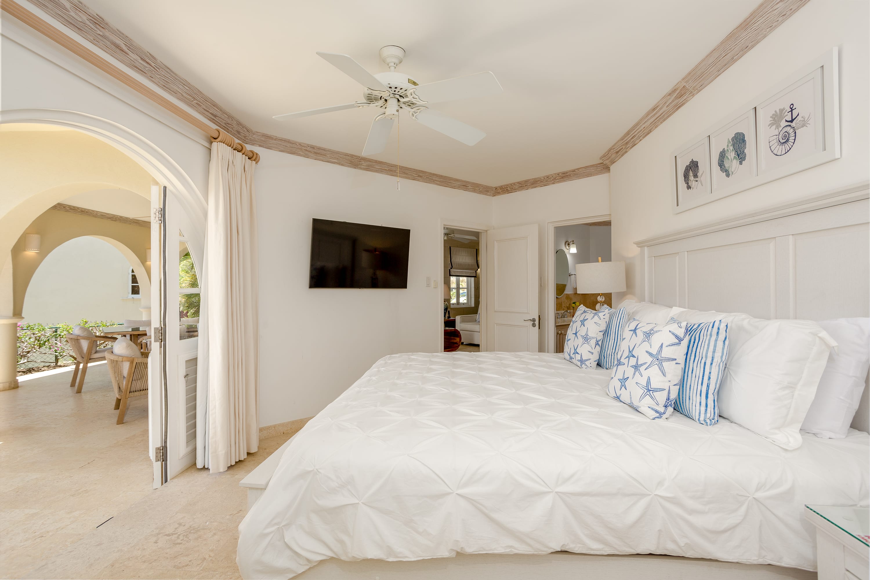 RoyalApt114 4
