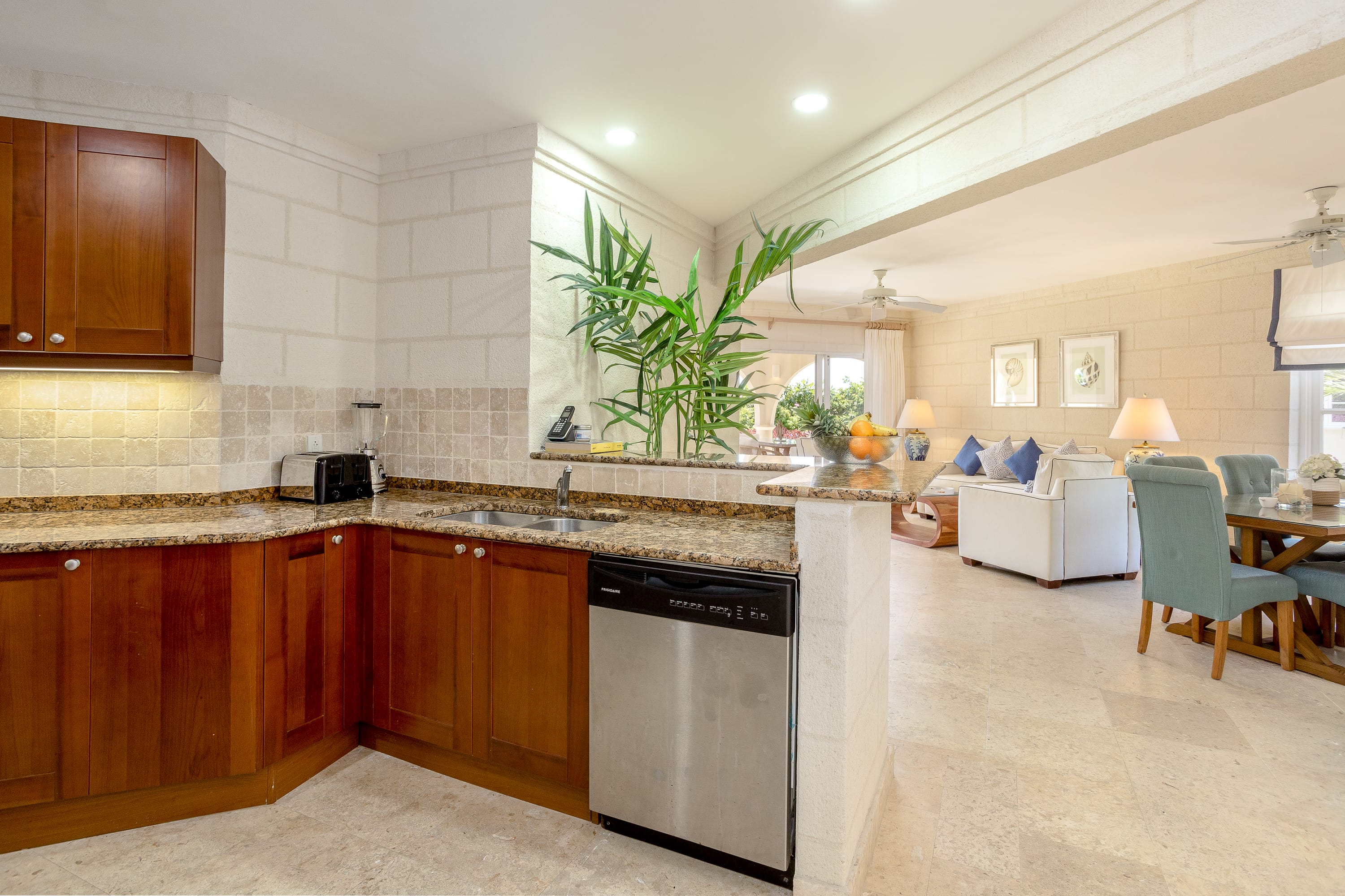 RoyalApt114 9