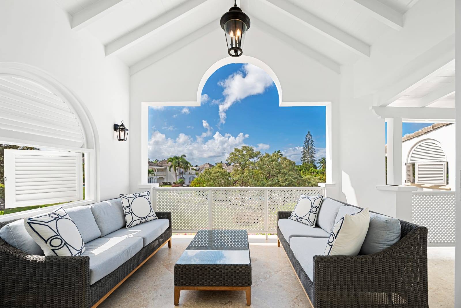 Coral House Covered Terrace Lounge