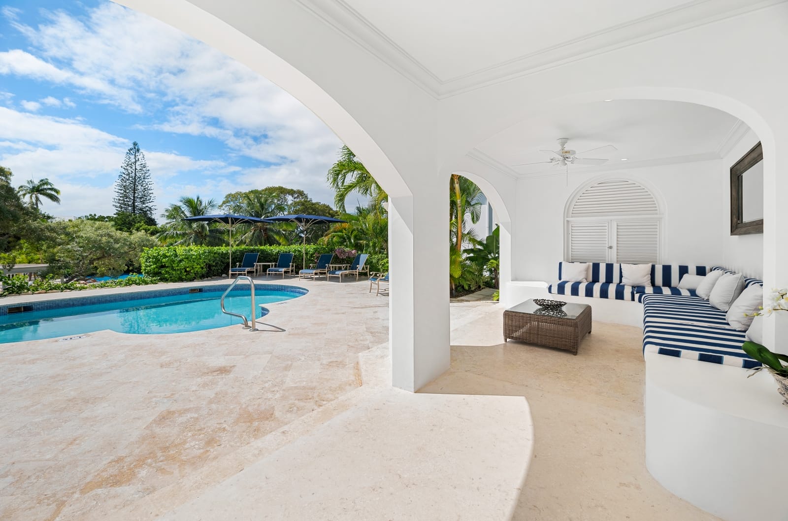 Coral House Private Pool Outdoor Lounge