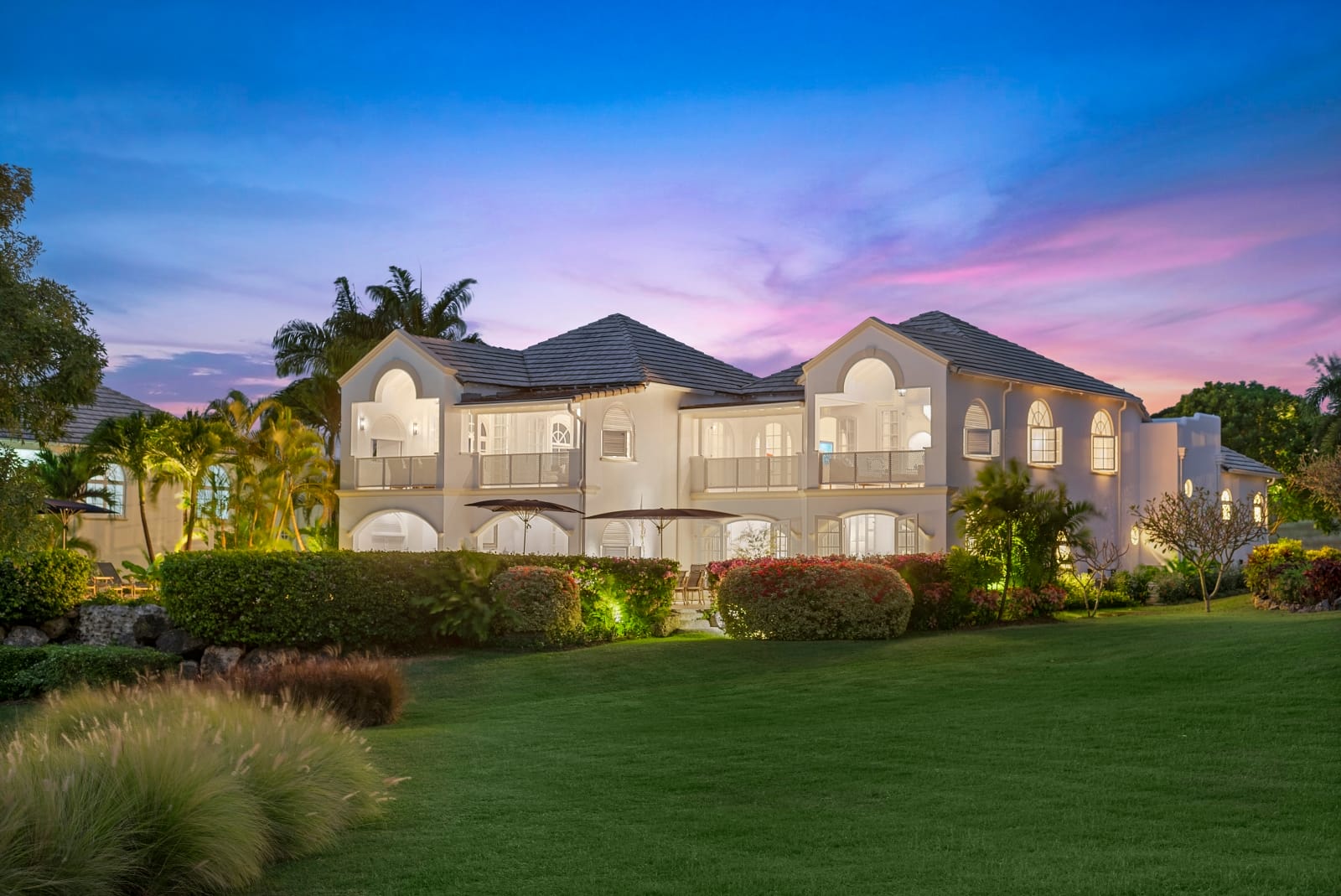 Coral House Villa At Sunset 3