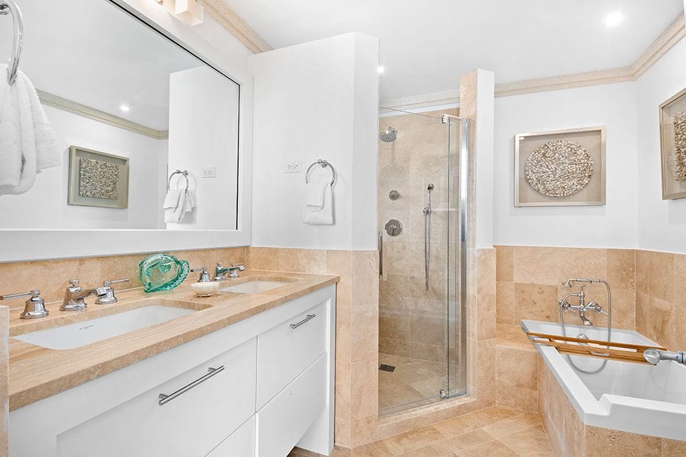 Mahogany Heights No.1 17 Bathroom 01