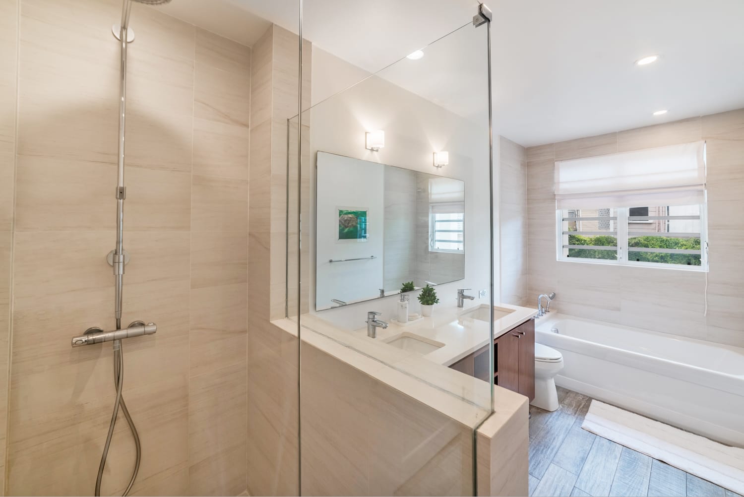 GMMKingEnsuite2Web 1500px sRGB 150dpi Craggy Nook Finals 7506131 HDR Edit