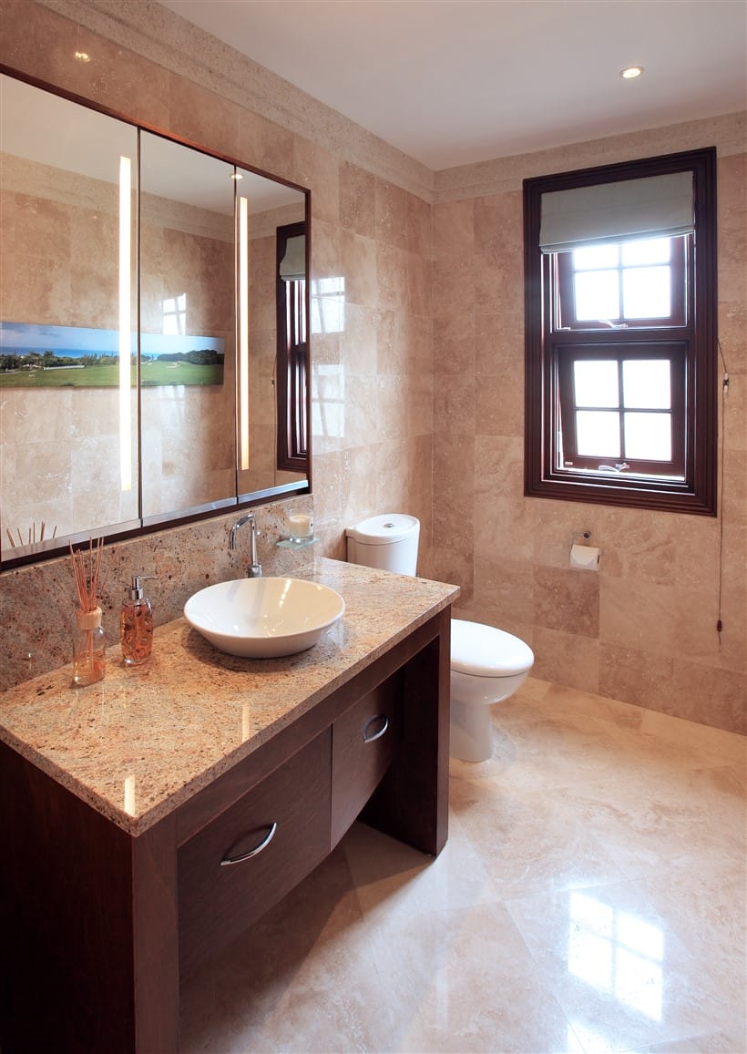OCEAN DRIVE 12 POWDER ROOM