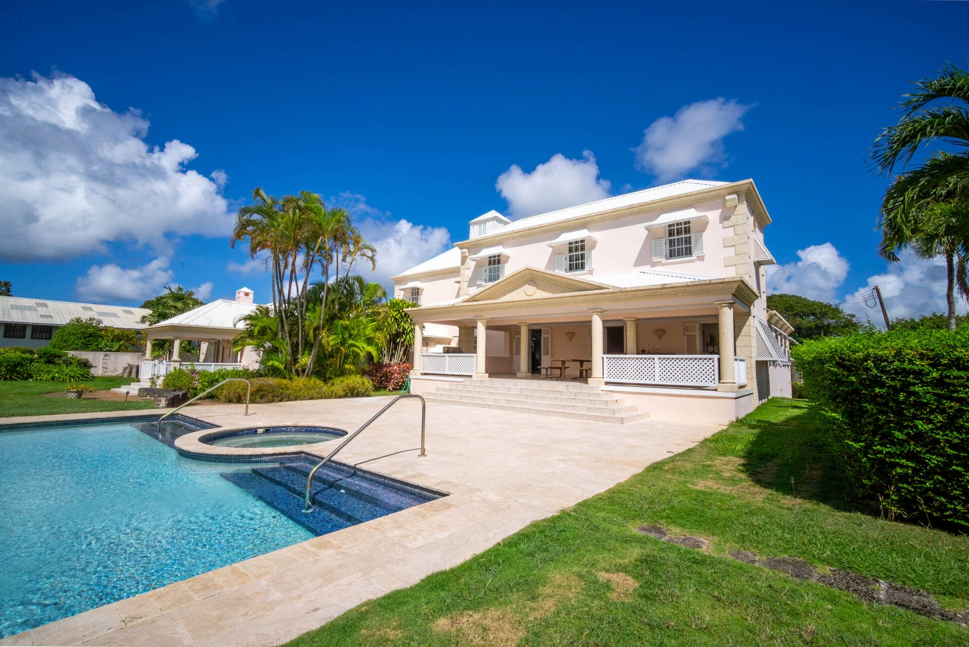 Poolhousev1