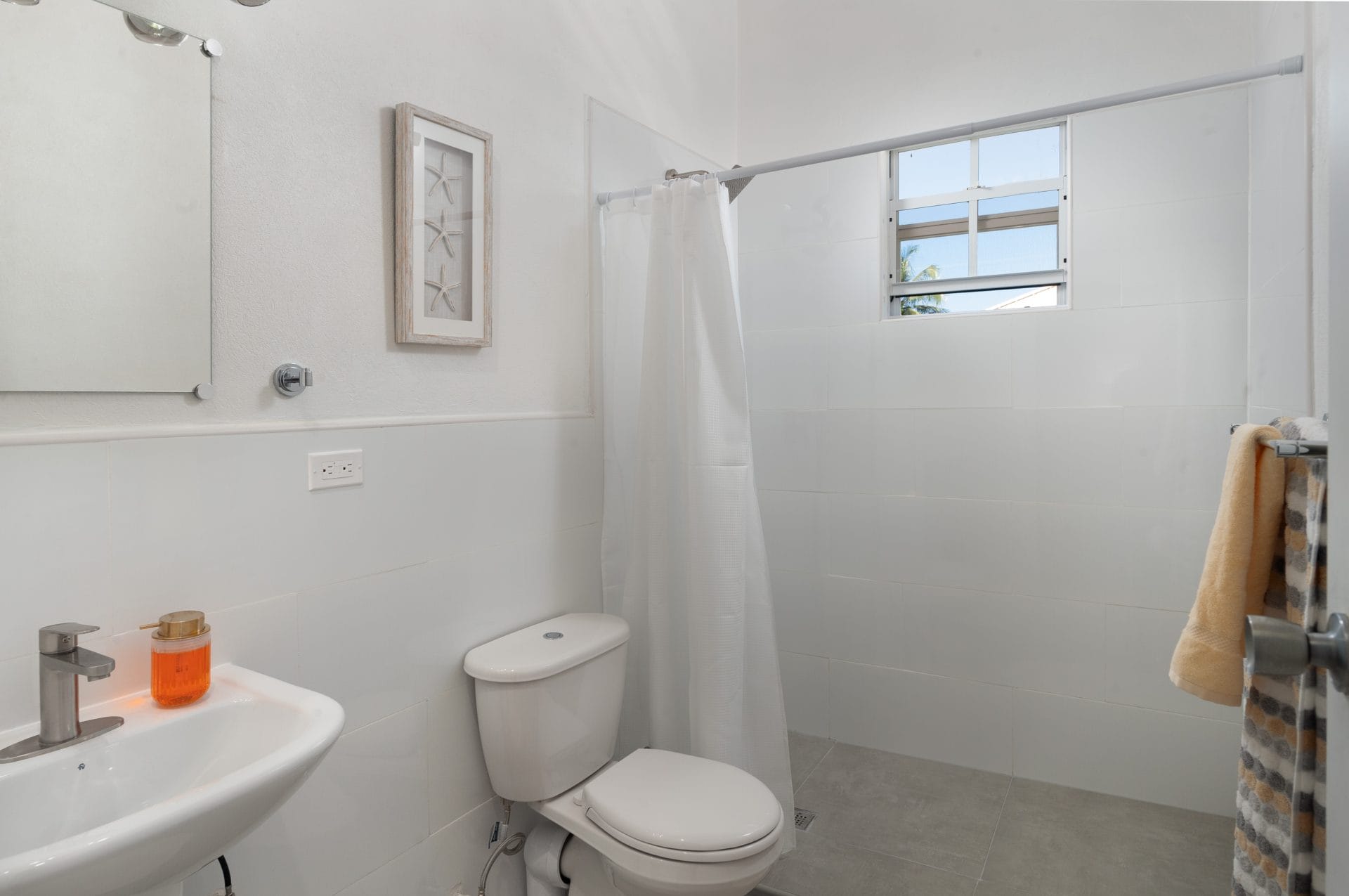Bathroom 1 upstairs