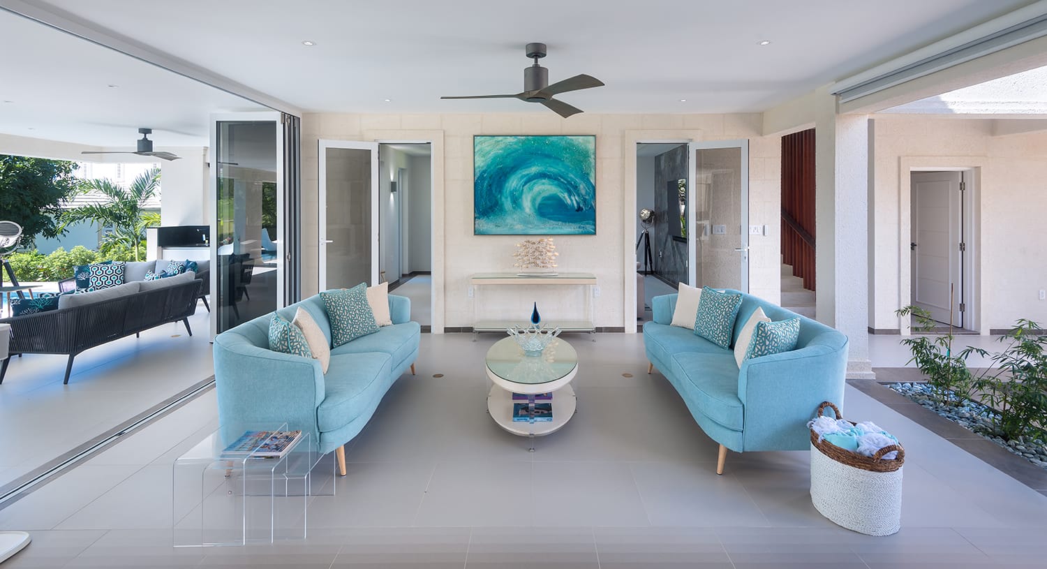 SEDUCED DEC 2020 SITTING ROOM