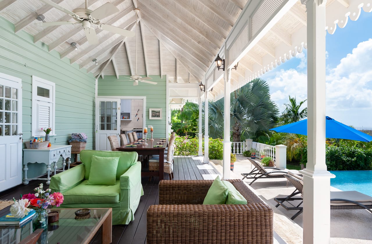 Lounge area on the patio