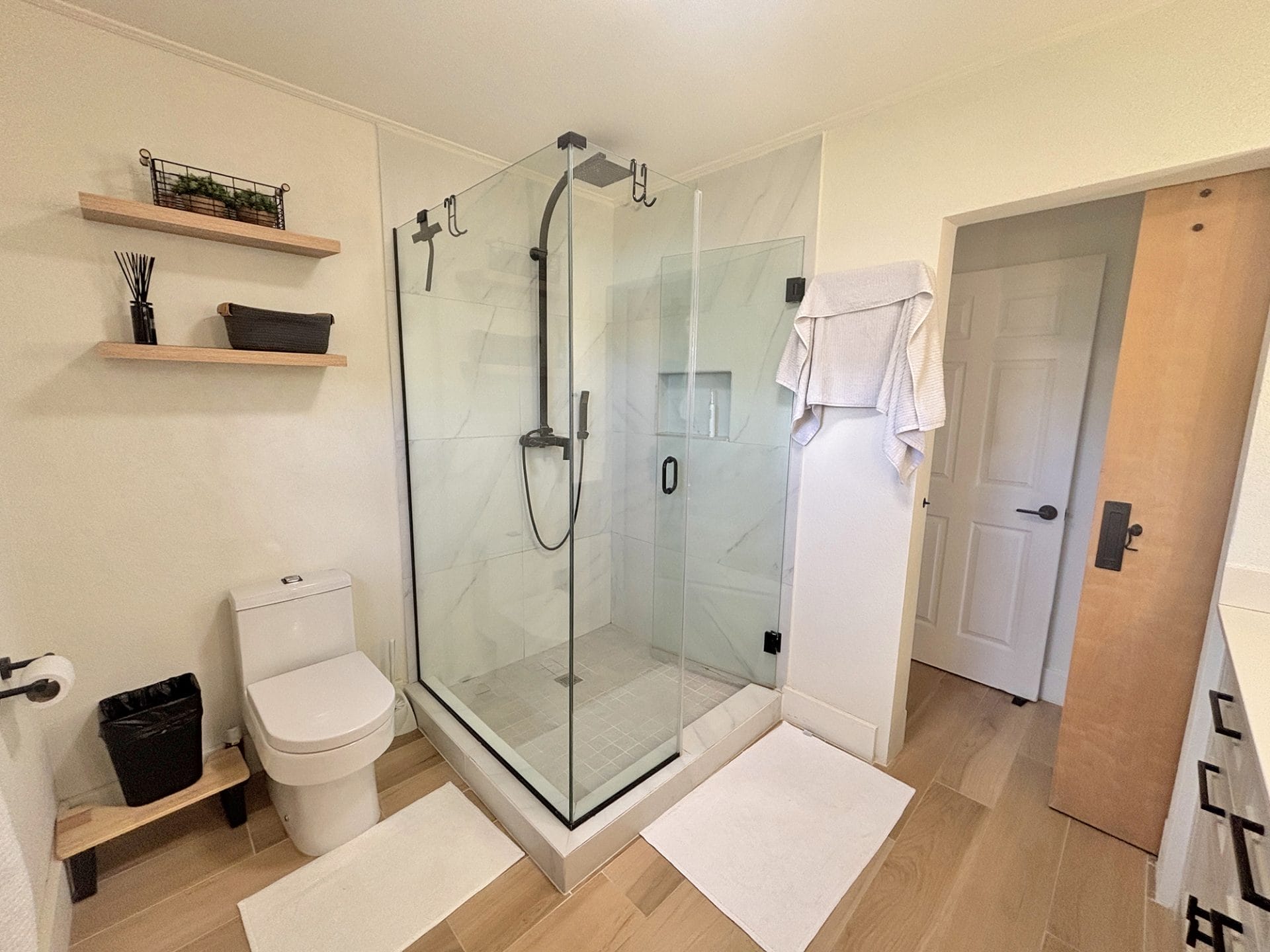 17 Yorkshire 1 master bathroom