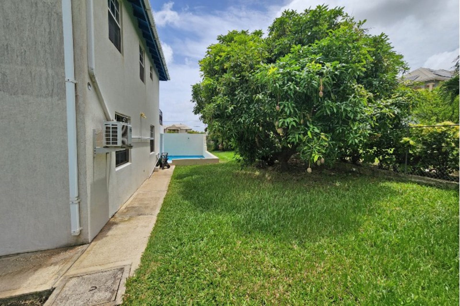 38 Walkers Park West 20 1