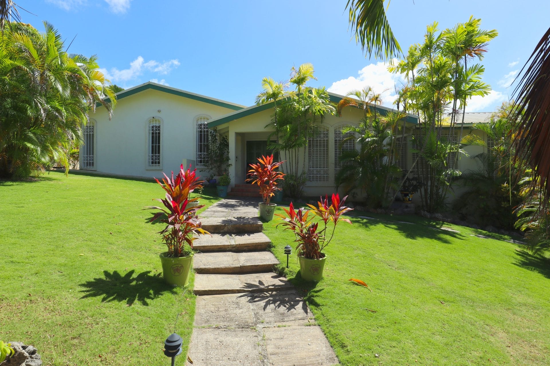 2 Sunset Ridge 32 Pedestrian Gate Walkway b 1