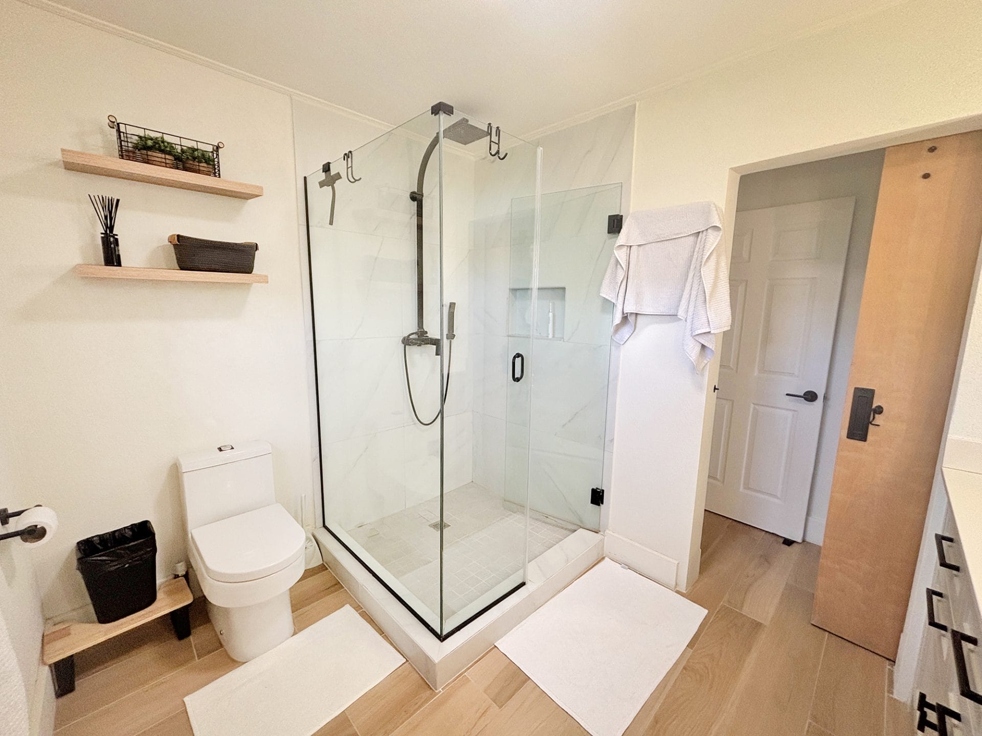 17 Yorkshire 1 master bathroom